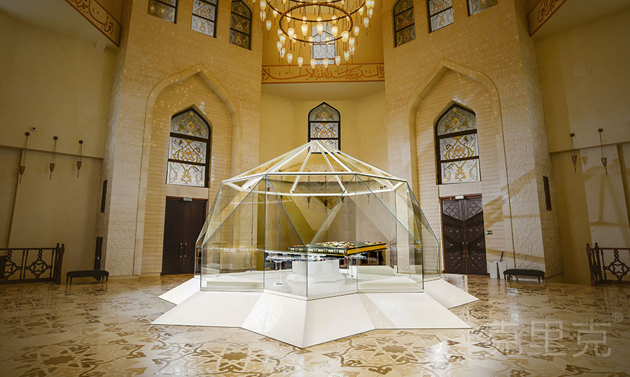 俄羅斯古蘭經(jīng)博物館八面全玻璃展柜樣式 俄羅斯古蘭經(jīng)博物館八面全玻璃展柜樣式