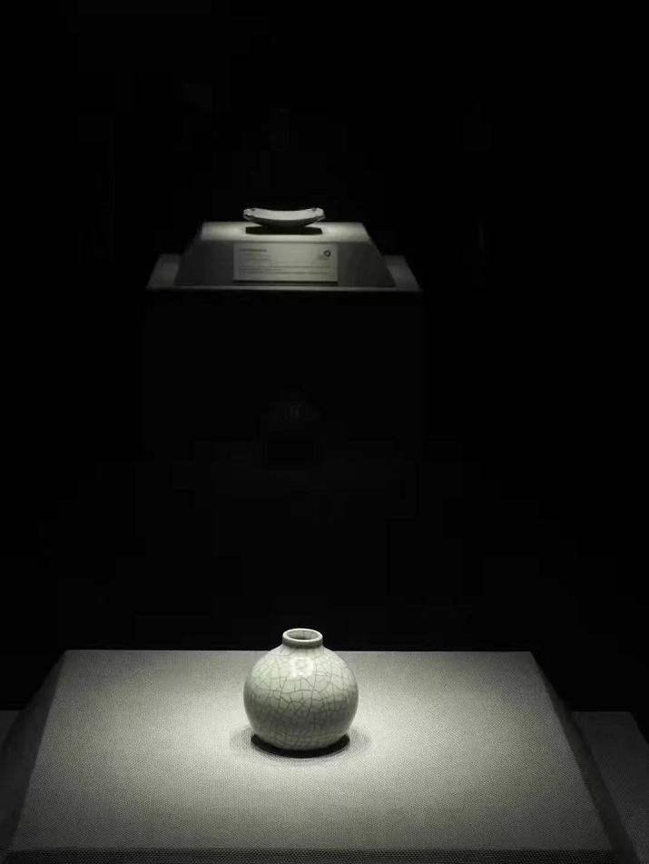 50件汝窯、官窯、哥窯、定窯、鈞窯及張公巷窯的珍品瓷器