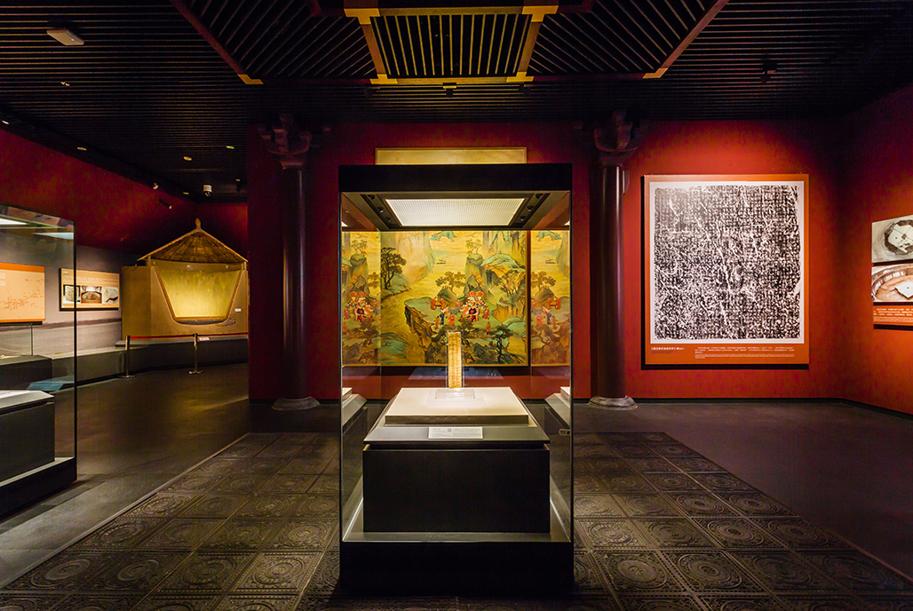 1738907173447779.jpg 河南博物院——克里克展柜